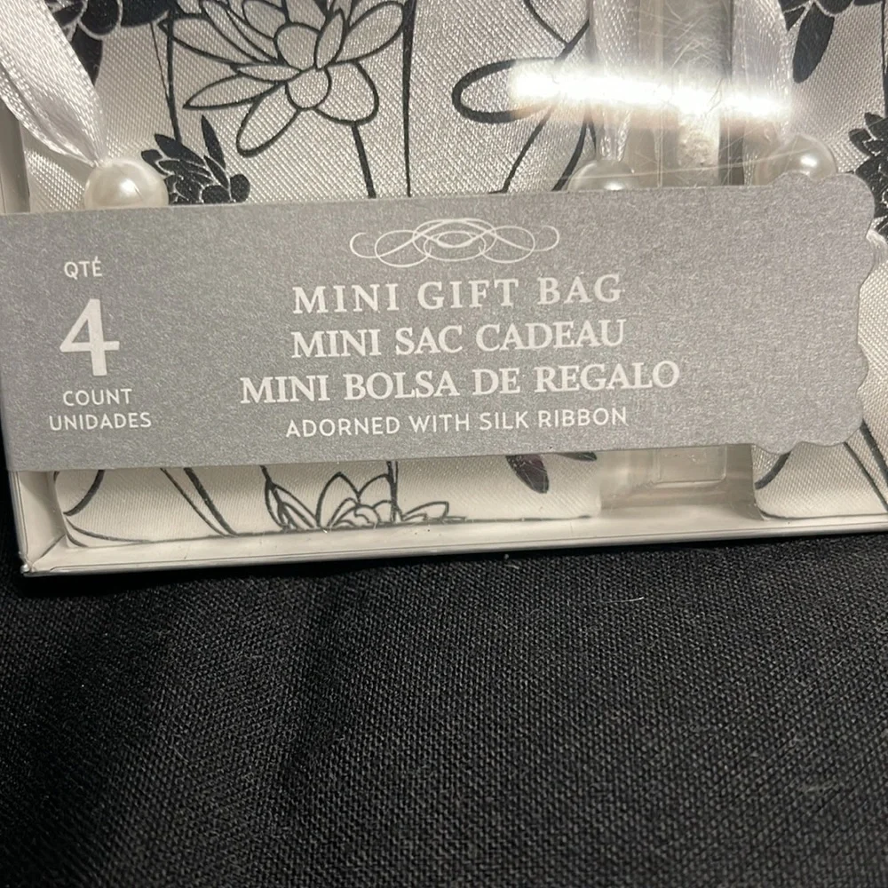 BNWT SET OF 3 BRIDE’S BOX OF 4 MINI GIFT SATIN POUCHES WITH PEARLS POUCHES = 12